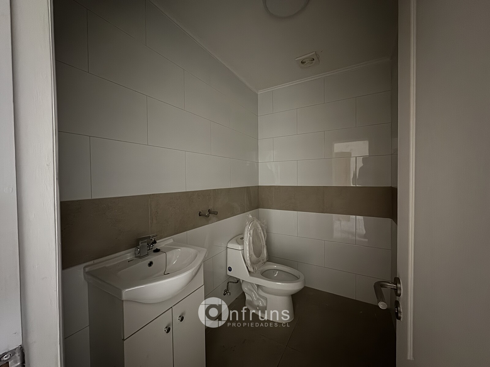 Local Comercial en Venta en Region de Aysen | 2 Dormitorios | 1 Baño | 2765 m² | UF 17 - 15