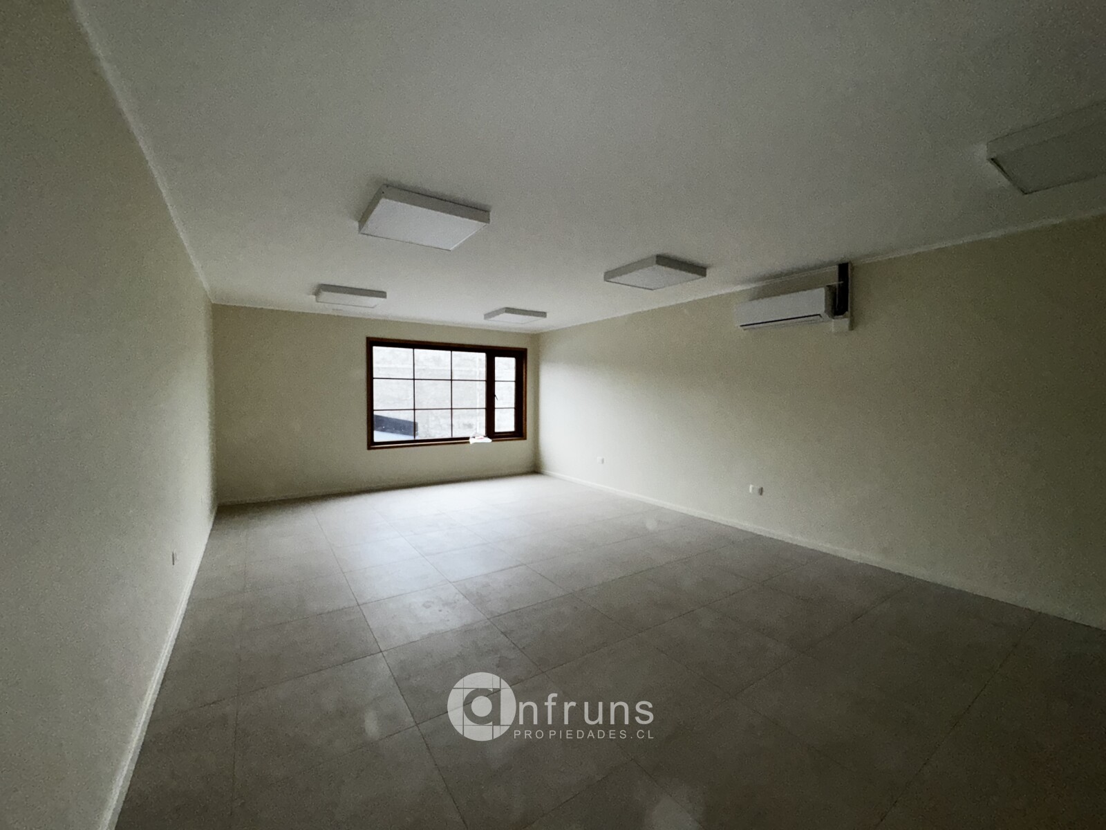 Local Comercial en Venta en Region de Aysen | 2 Dormitorios | 1 Baño | 2765 m² | UF 17 - 10