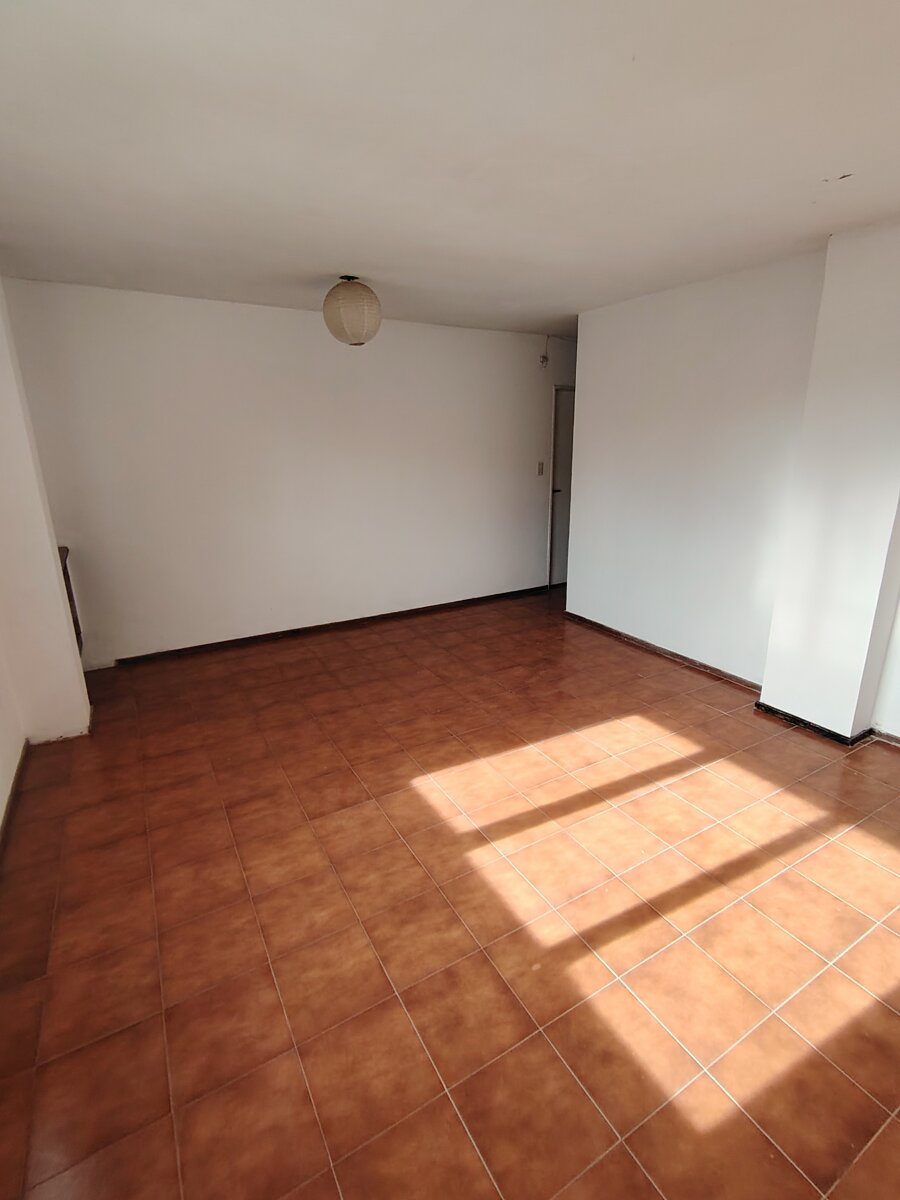 AV. PELLEGRINI 1362 08 04 - 18