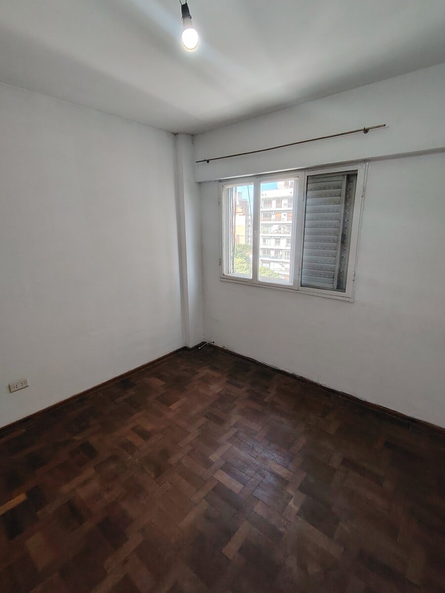 AV. PELLEGRINI 1362 08 04 - 10