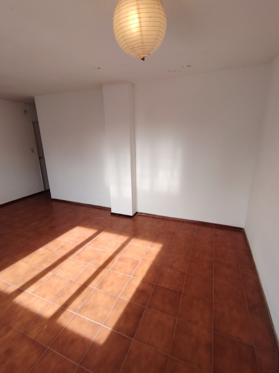 AV. PELLEGRINI 1362 08 04 - 8