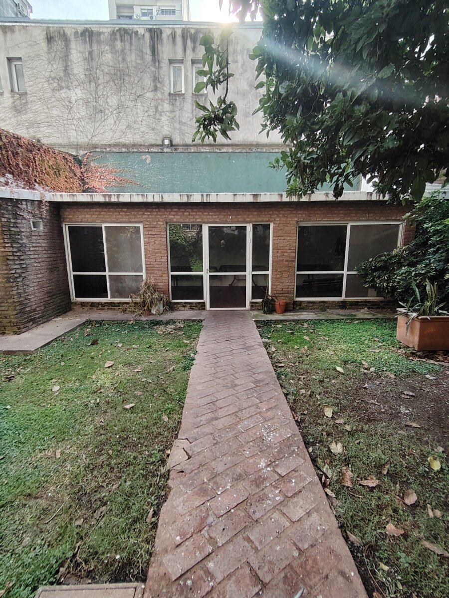 AV. PELLEGRINI 1362 08 04 - 26