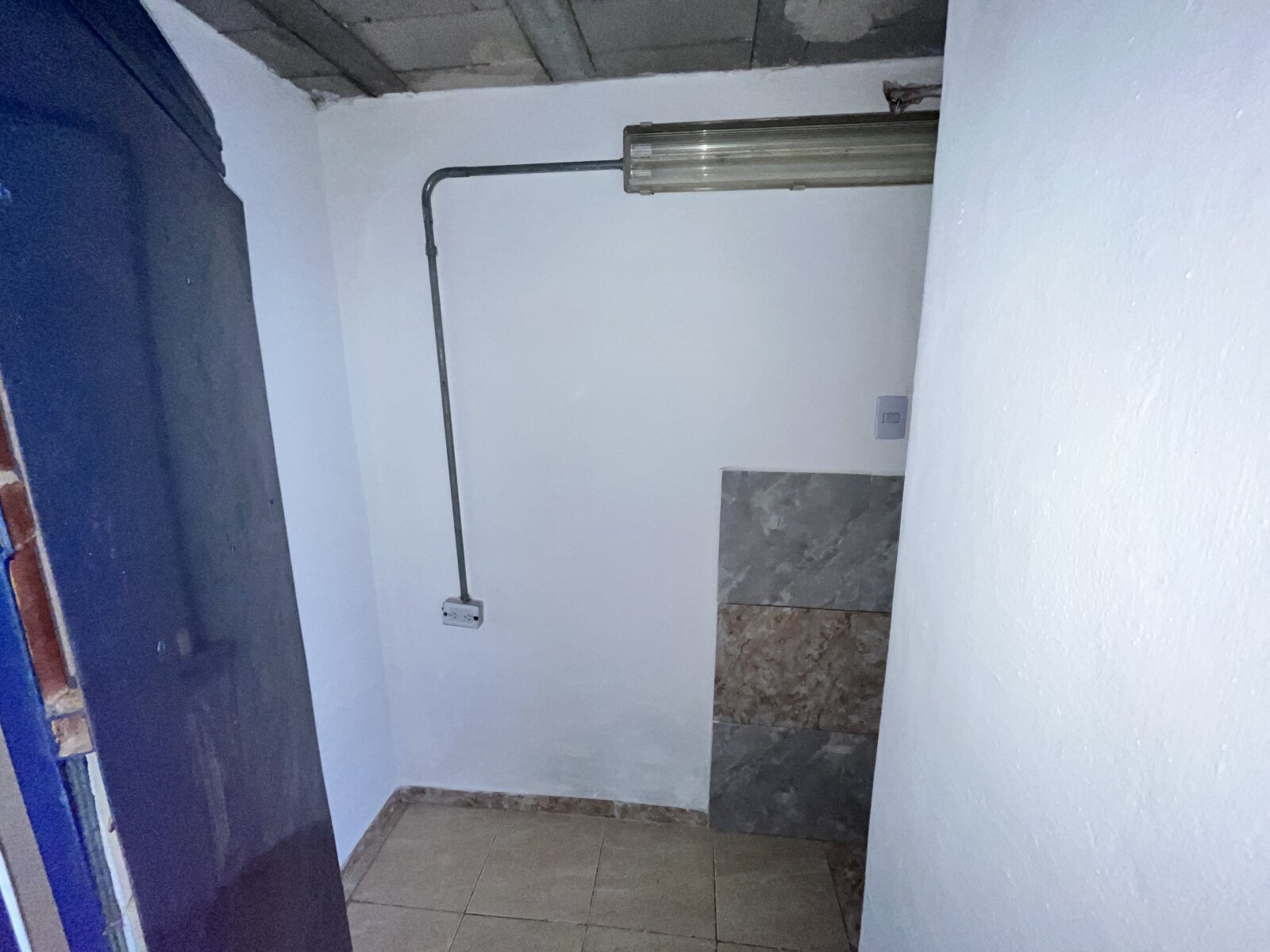 ALQUILO GALPÓN BARRIO DEAN FUNES - Imagen 12