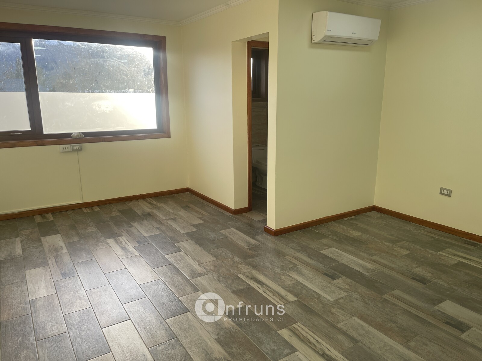 Local Comercial en Venta en Coyhaique | 1 Dormitorio | 1 Baño | 28 m² | $650.000 - 3