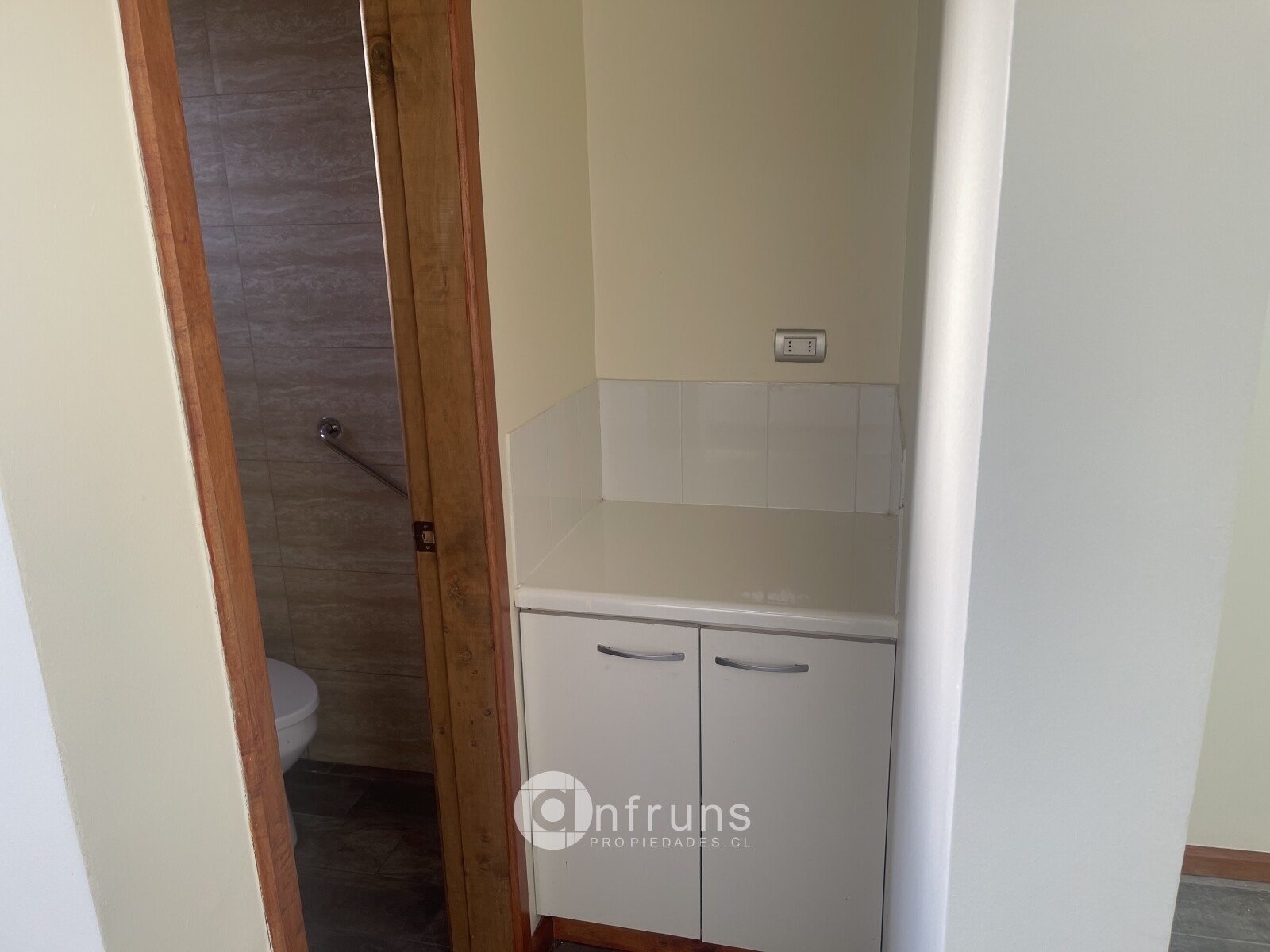 Local Comercial en Venta en Coyhaique | 1 Dormitorio | 1 Baño | 28 m² | $650.000 - 5