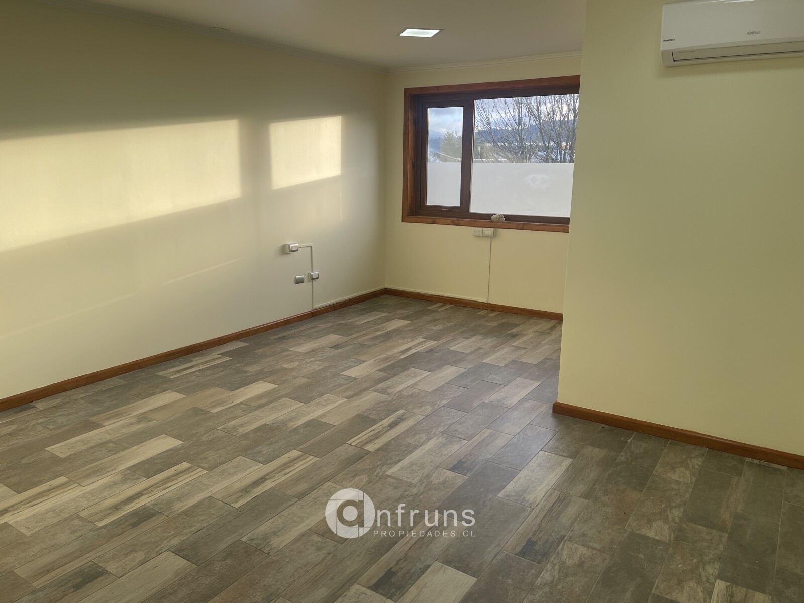 Local Comercial en Venta en Coyhaique | 1 Dormitorio | 1 Baño | 28 m² | $650.000 - 4