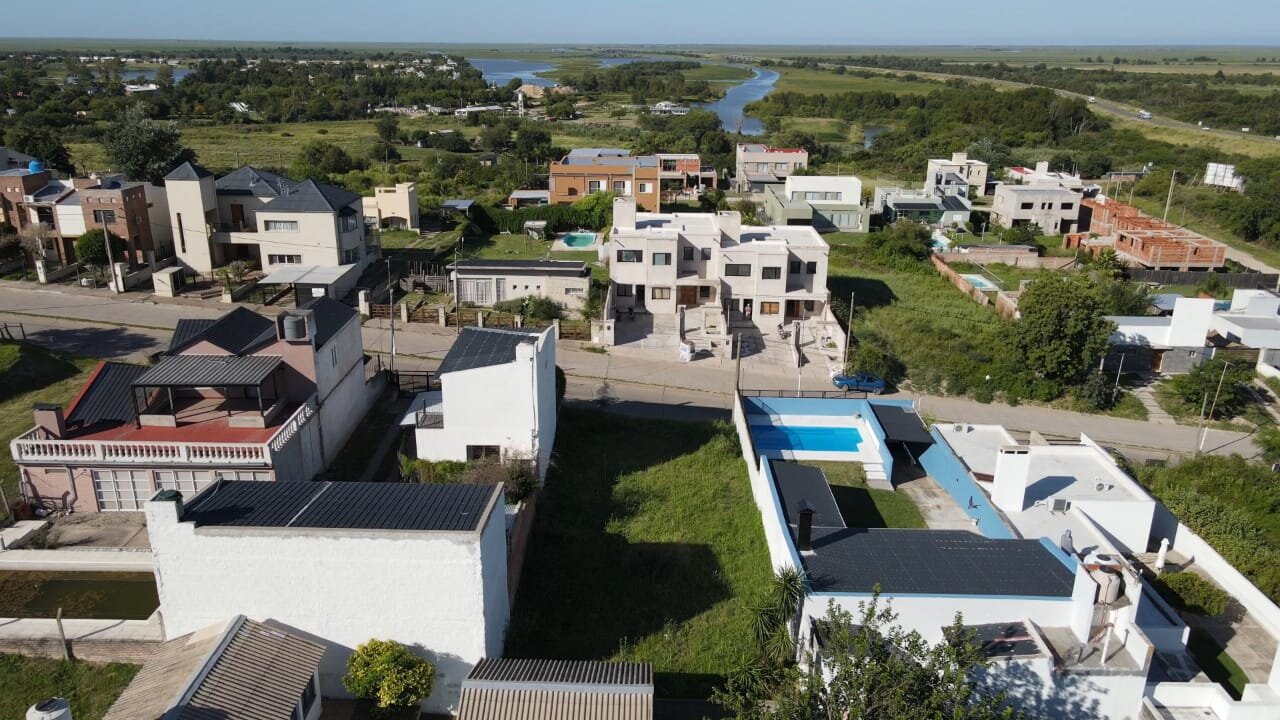 Lote de 345m2 con magnífica ubicación y disponibilidad de servicios! Av. Esteban Lonne y Gualeguaychu - 4