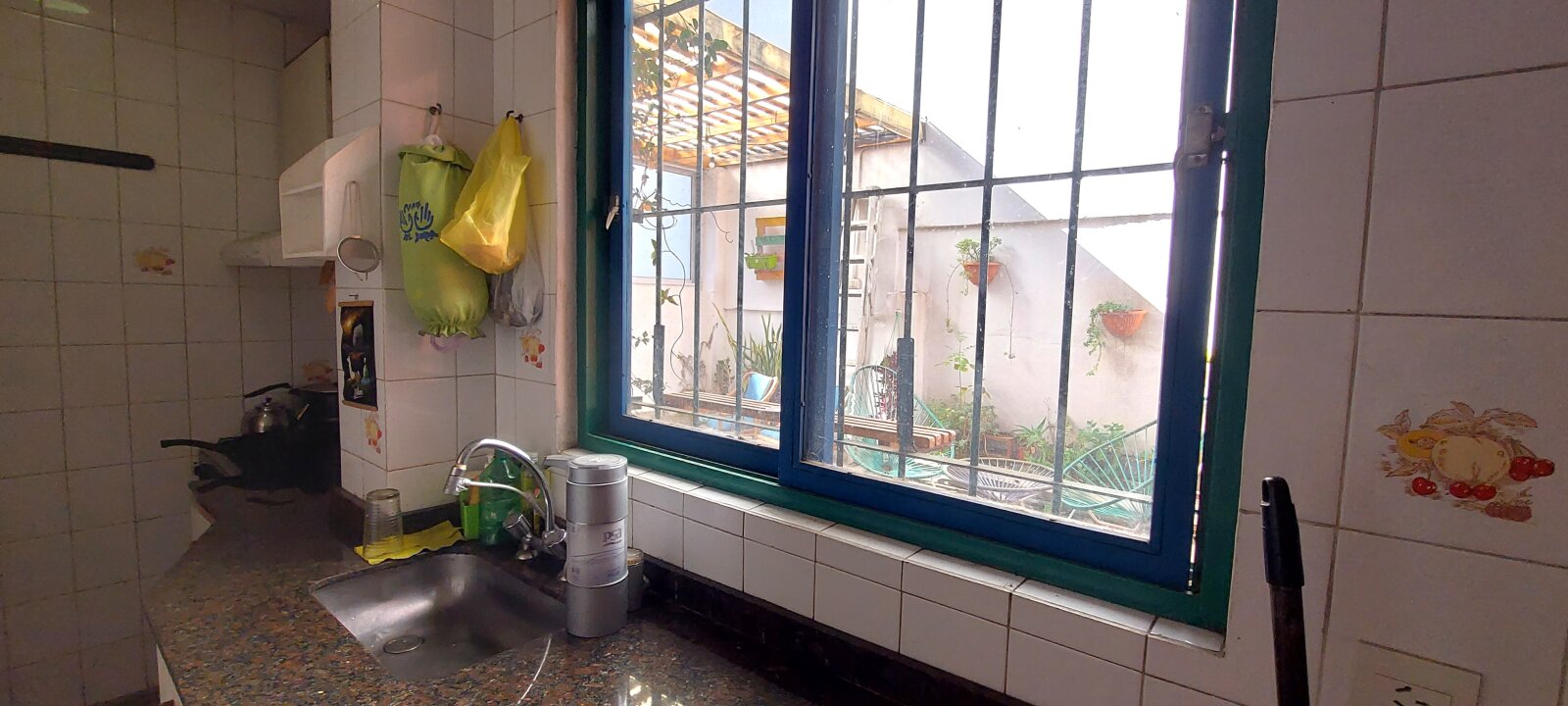 92 m2 TOTALES -- con una terraza/patio increíble un 2 ambientes (antes 3 amb) - 12