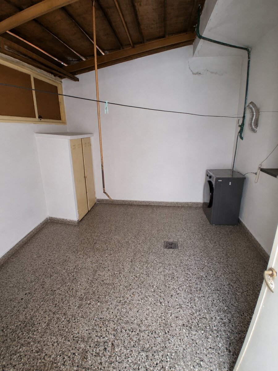 CASA DE PASILLO 2 DORMITOTIOS CON TERRAZA Y COCHERA - ARIJON 27 BIS - 13