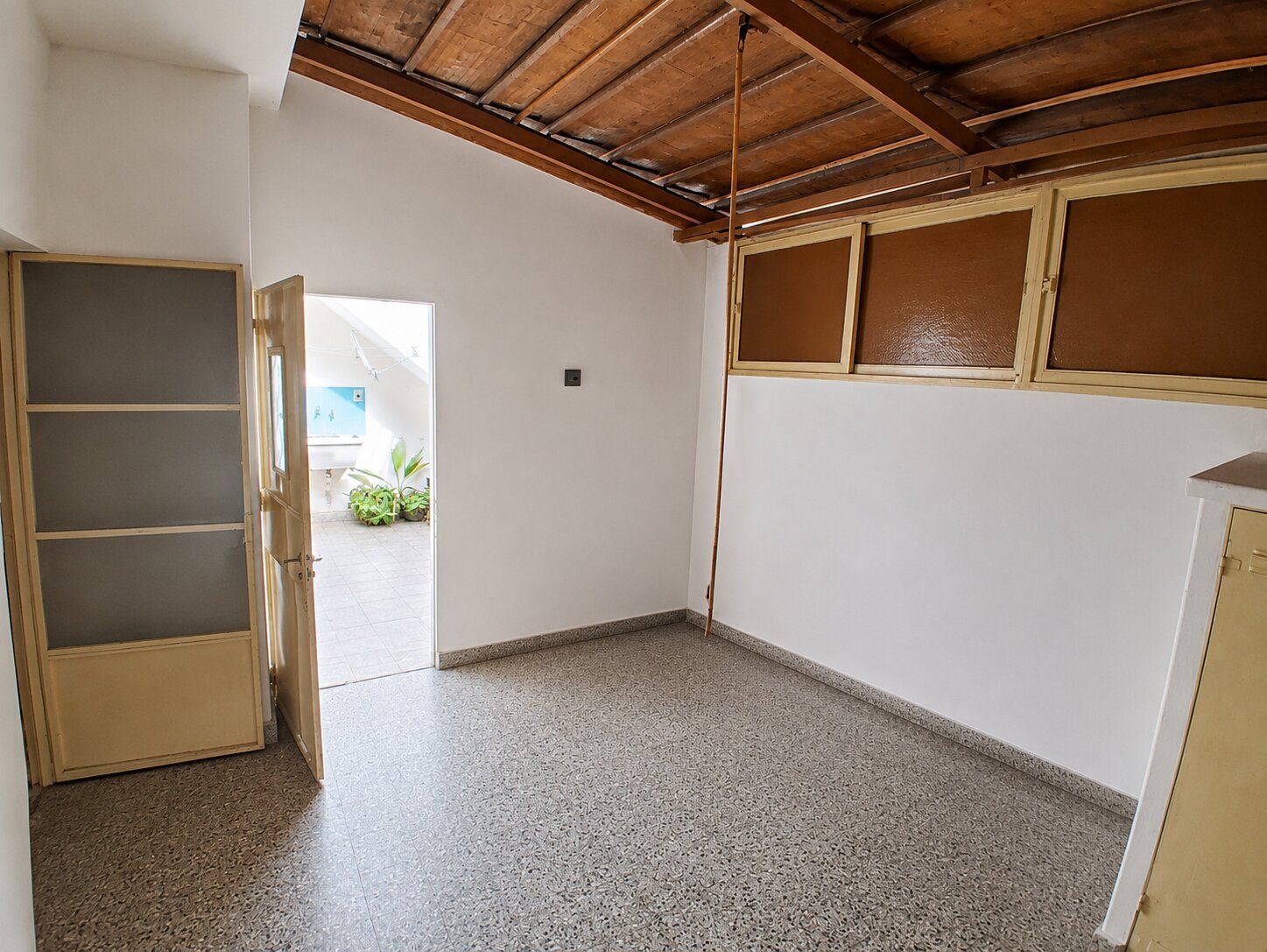 CASA DE PASILLO 2 DORMITOTIOS CON TERRAZA Y COCHERA - ARIJON 27 BIS - 12