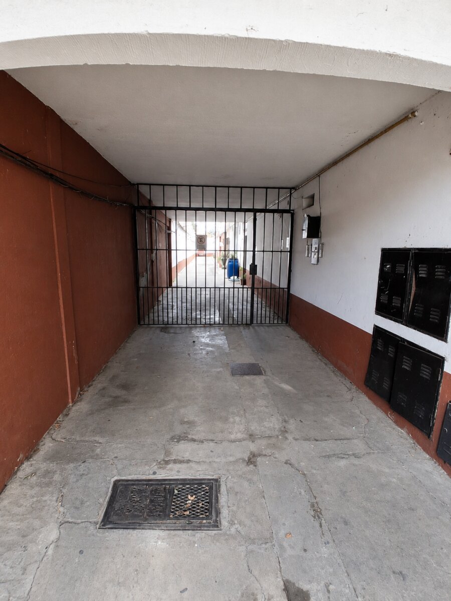 CASA DE PASILLO 2 DORMITOTIOS CON TERRAZA Y COCHERA - ARIJON 27 BIS - 4