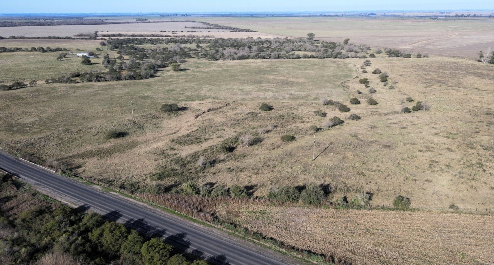 Campo mixto con casa y galpon, 78,5 has. Sobre ruta - 2