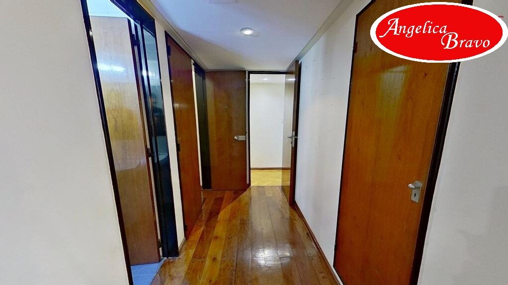 Retiro piso 4 ambientes con dependencia de servicio, 2 cocheras y baulera. - 50