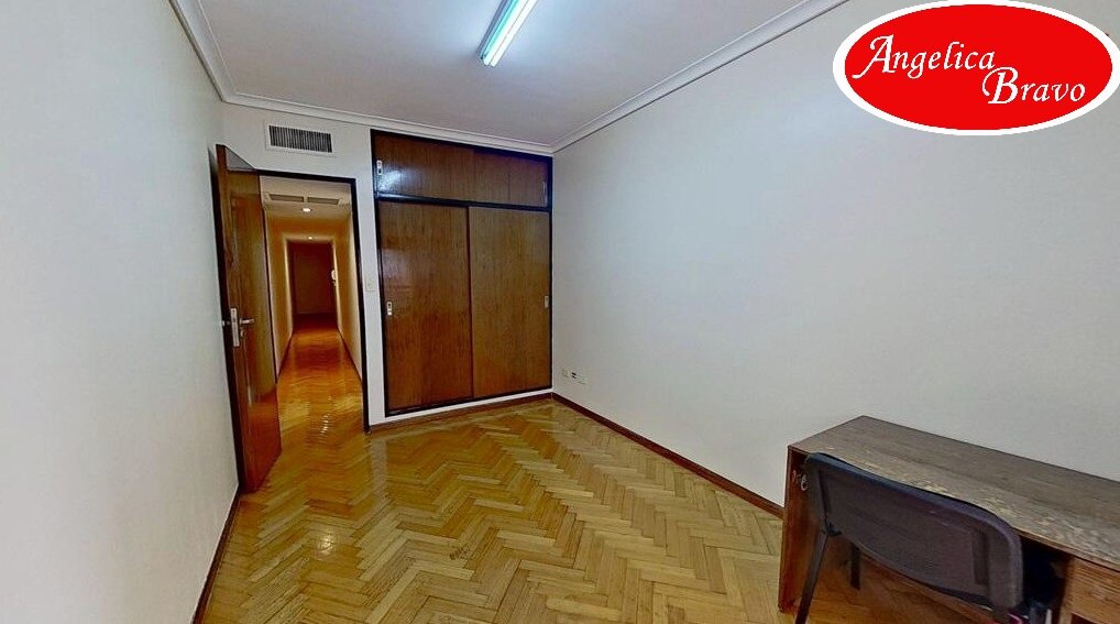 Retiro piso 4 ambientes con dependencia de servicio, 2 cocheras y baulera. - 67