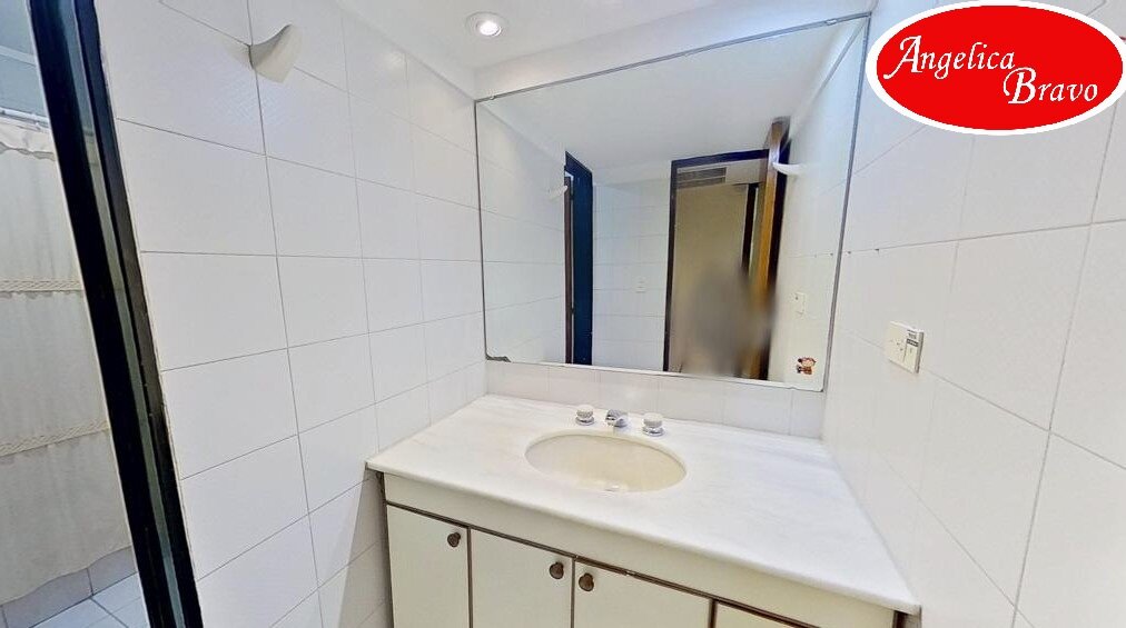 Retiro piso 4 ambientes con dependencia de servicio, 2 cocheras y baulera. - 66