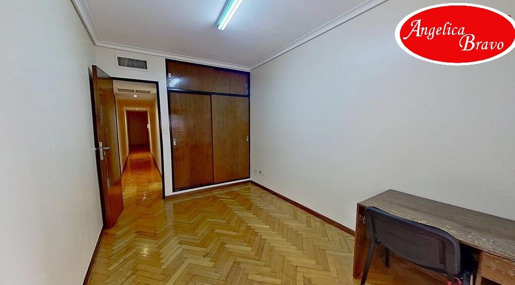 Retiro piso 4 ambientes con dependencia de servicio, 2 cocheras y baulera. - 62