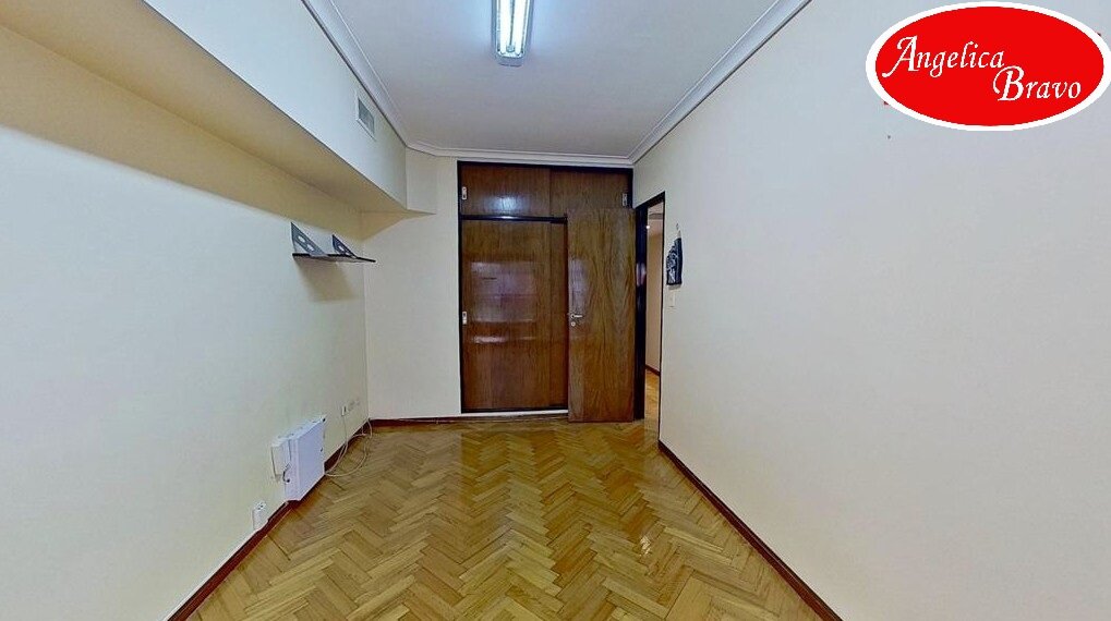 Retiro piso 4 ambientes con dependencia de servicio, 2 cocheras y baulera. - 65