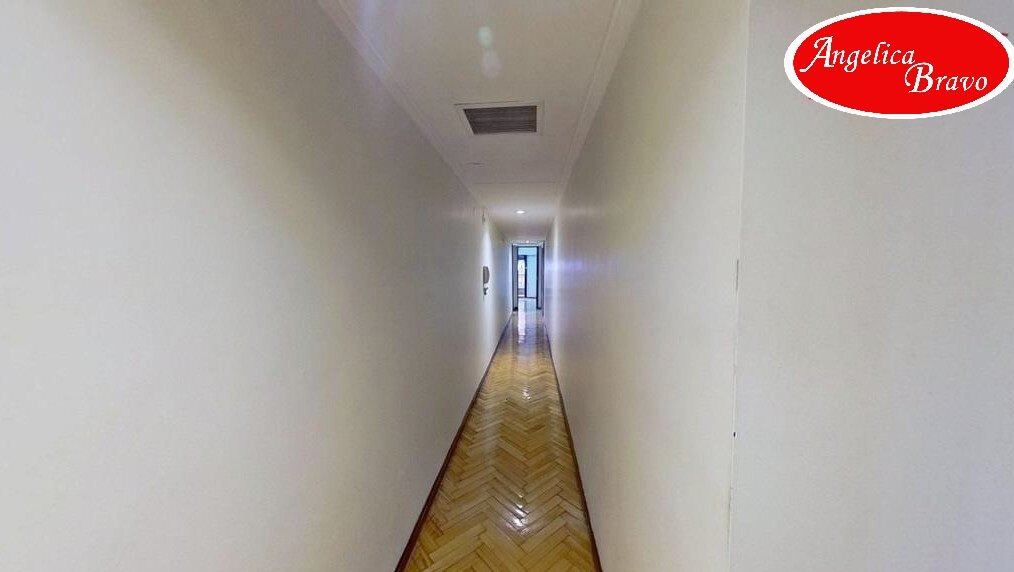 Retiro piso 4 ambientes con dependencia de servicio, 2 cocheras y baulera. - 48