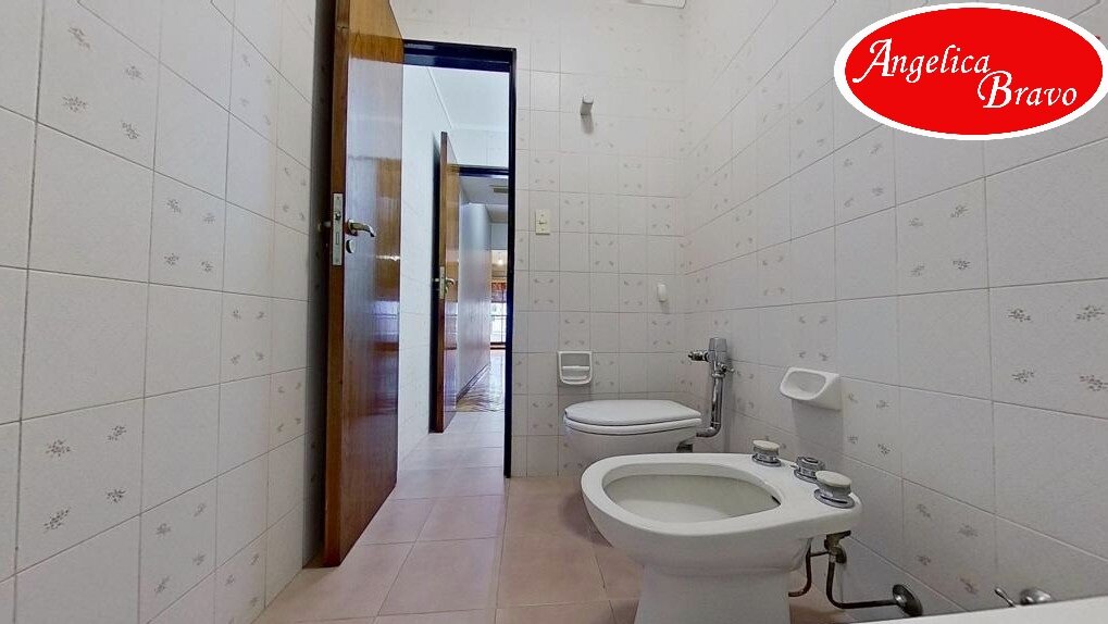 Retiro piso 4 ambientes con dependencia de servicio, 2 cocheras y baulera. - 42