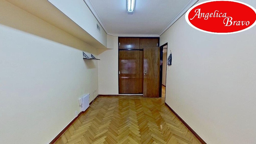 Retiro piso 4 ambientes con dependencia de servicio, 2 cocheras y baulera. - 64