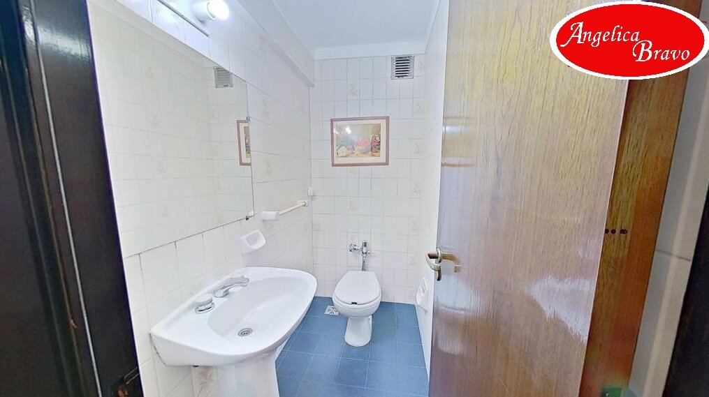 Retiro piso 4 ambientes con dependencia de servicio, 2 cocheras y baulera. - 52