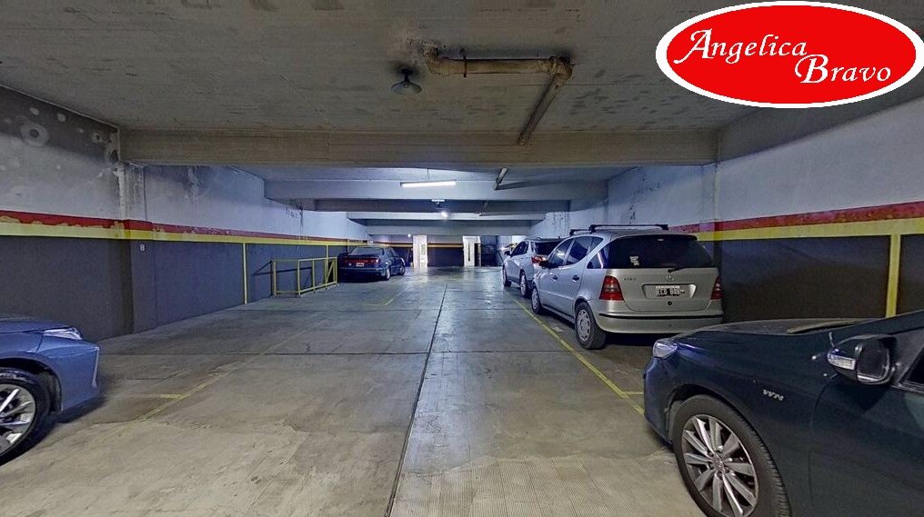Retiro piso 4 ambientes con dependencia de servicio, 2 cocheras y baulera. - 72