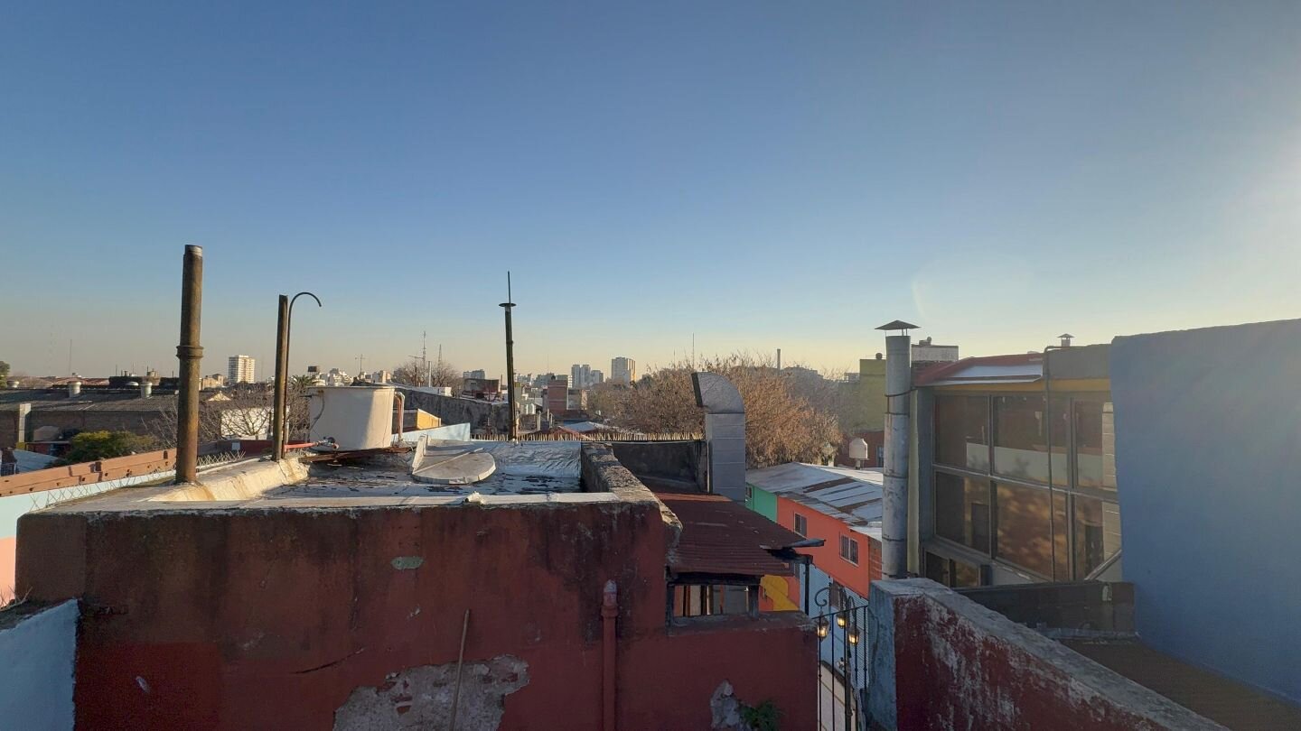 Venta. CAMINITO. Primer piso. Dividido en dos plantas más. - 20