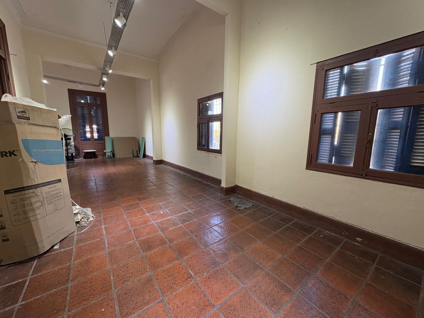 Venta. CAMINITO. Primer piso. Dividido en dos plantas más. - 5