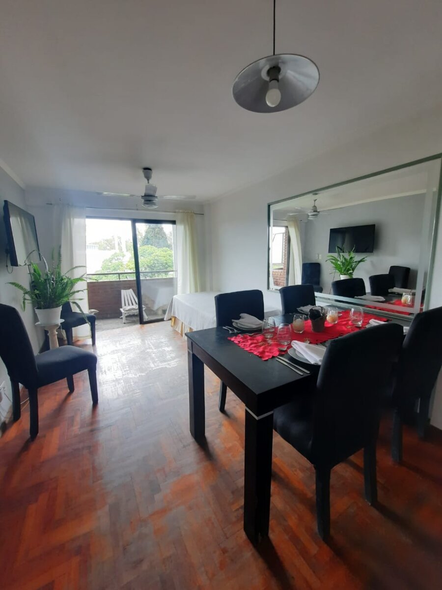 Duplex de 1 Dormitorio y Medio Amoblado con Doble Balcon Frente al Parque Sarmiento Nueva Cordoba - 4