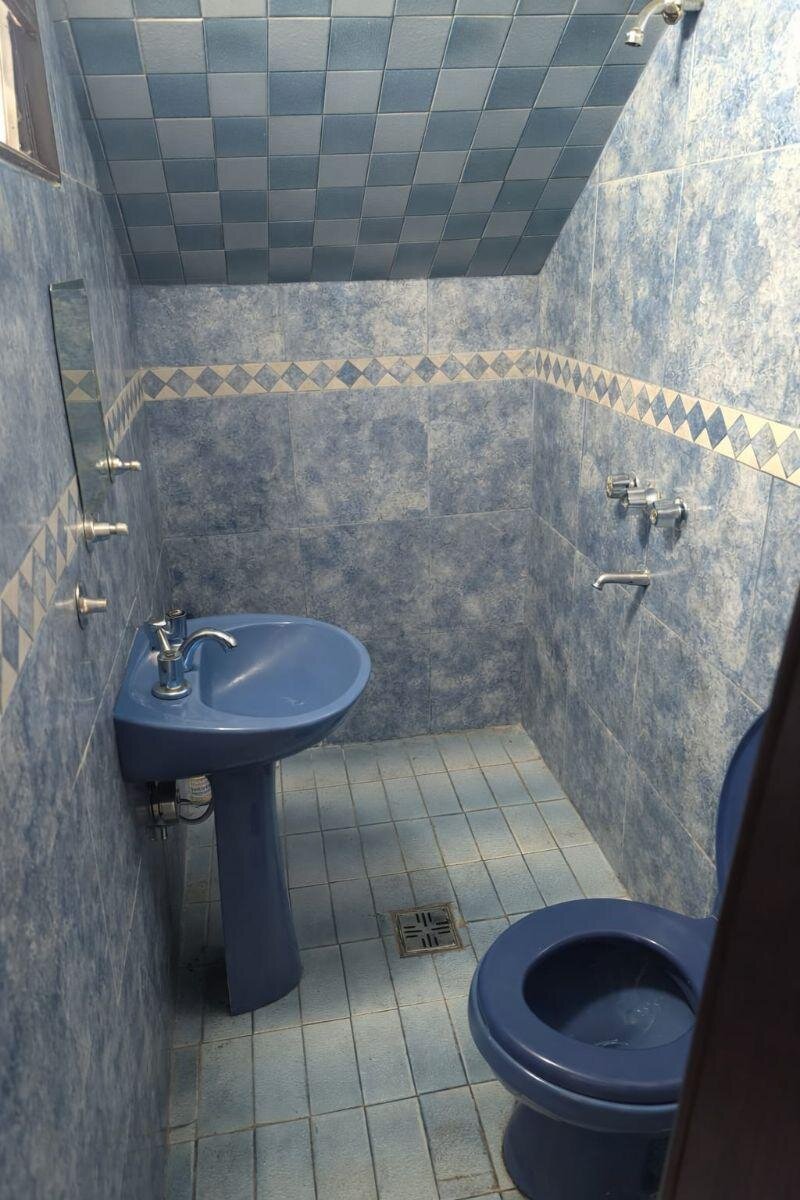 Baño de servicio