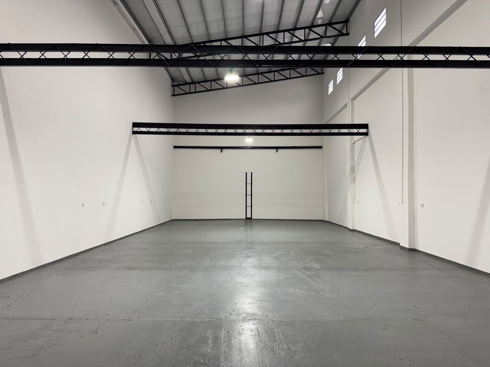 LOCAL COMERCIAL A ESTRENAR EN ALQUILER: AV. SAN MARTÍN 2589 - GRANADERO BAIGORRIA - 2