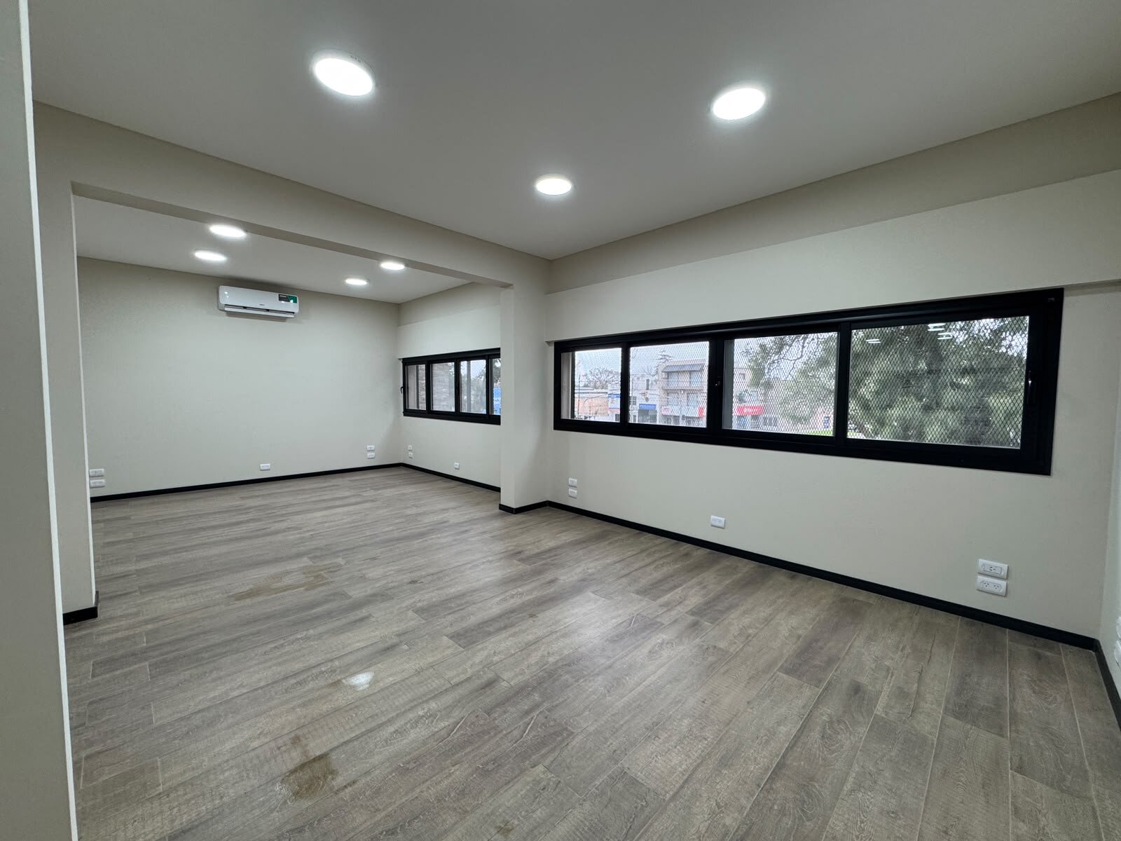 LOCAL COMERCIAL A ESTRENAR EN ALQUILER: AV. SAN MARTÍN 2589 - GRANADERO BAIGORRIA - 8