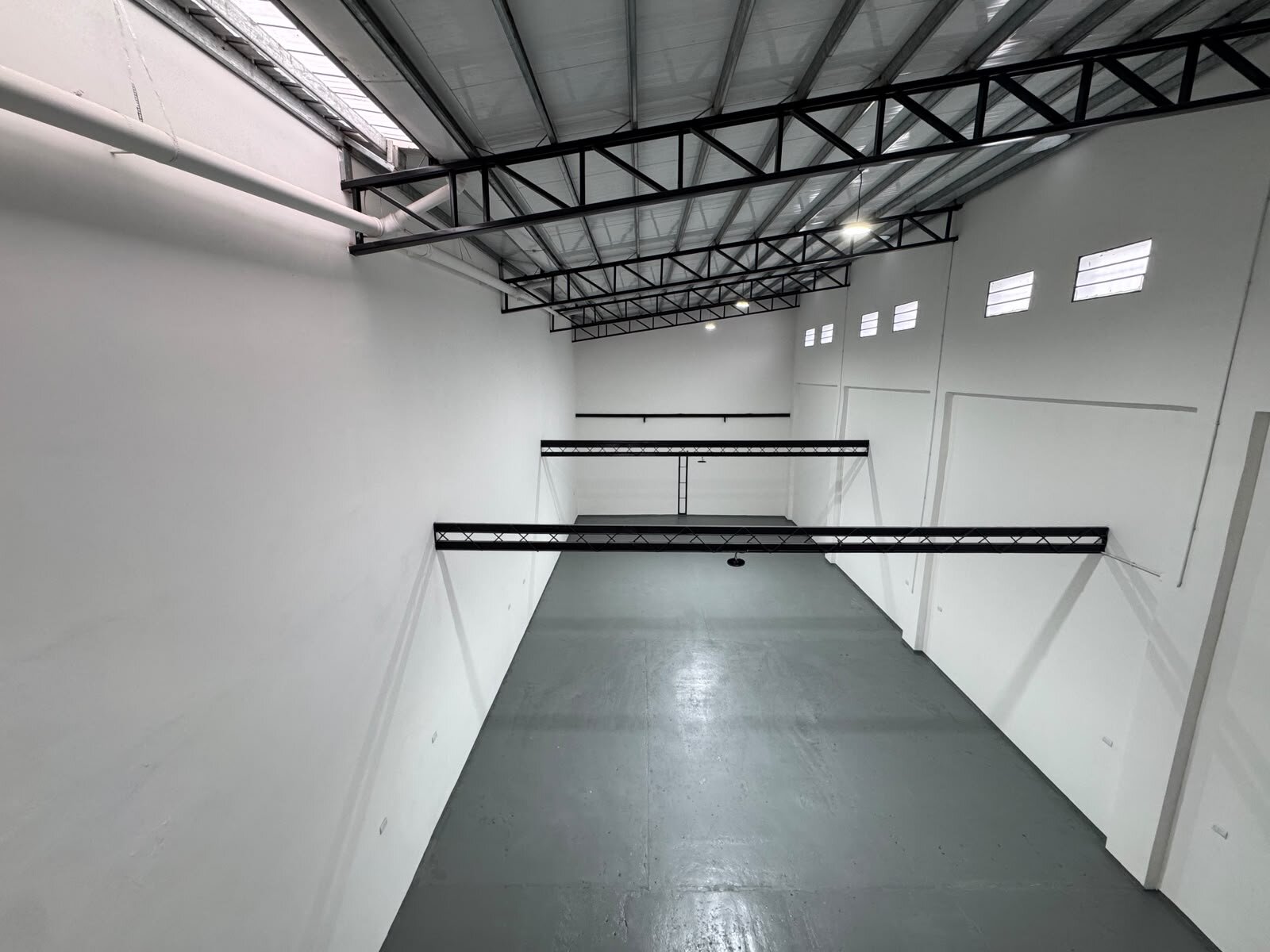 LOCAL COMERCIAL A ESTRENAR EN ALQUILER: AV. SAN MARTÍN 2589 - GRANADERO BAIGORRIA - 3
