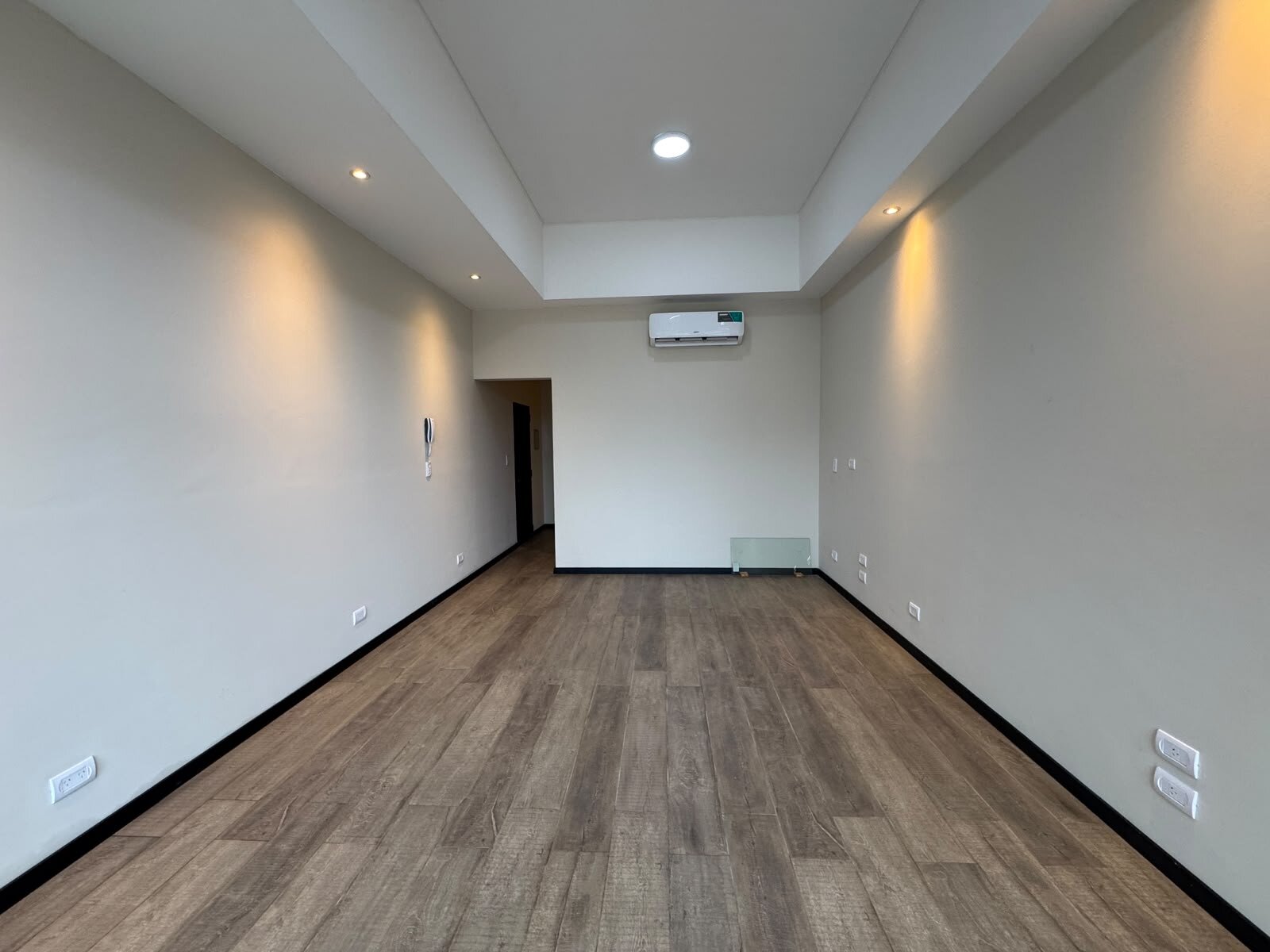 LOCAL COMERCIAL A ESTRENAR EN ALQUILER: AV. SAN MARTÍN 2589 - GRANADERO BAIGORRIA - 12