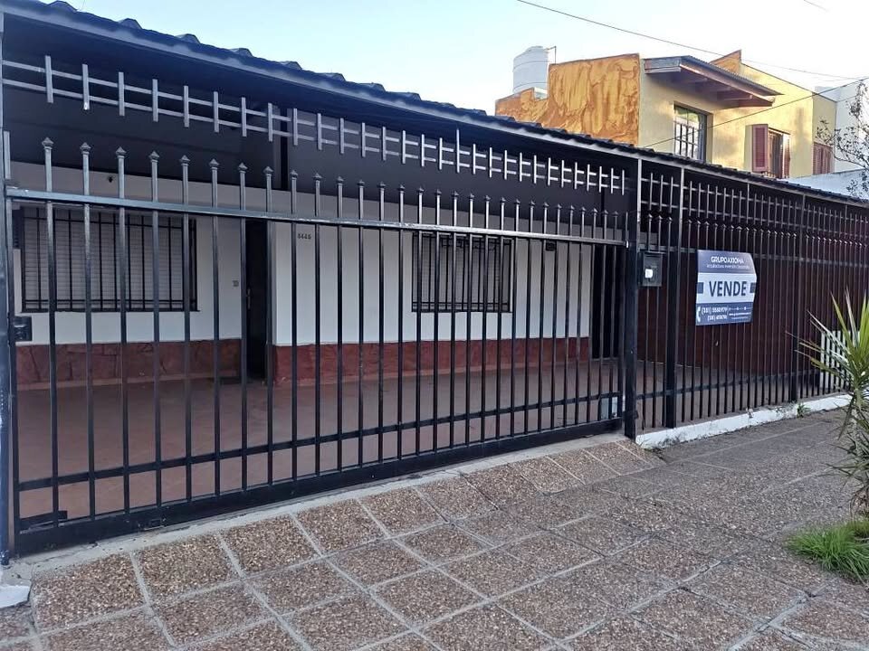 Casa con Pileta, Quincho Completo y Cochera para 3 Autos | Los Plátanos - 5