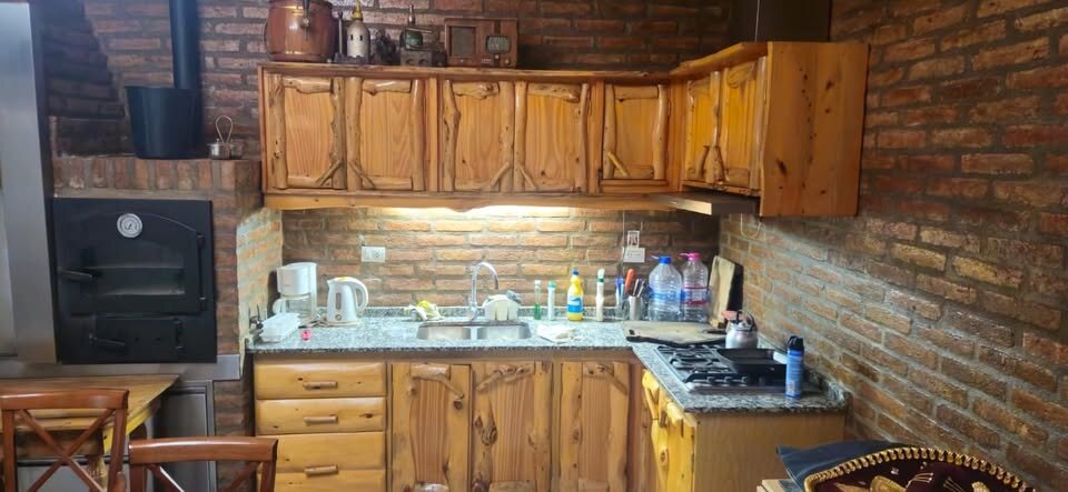 Casa con Pileta, Quincho Completo y Cochera para 3 Autos | Los Plátanos - 2