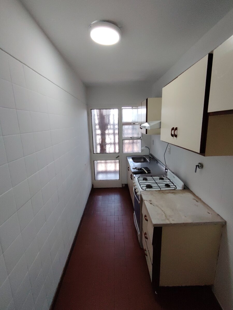 AV. PELLEGRINI 1456 PISO 10 DTO. 08 - 25