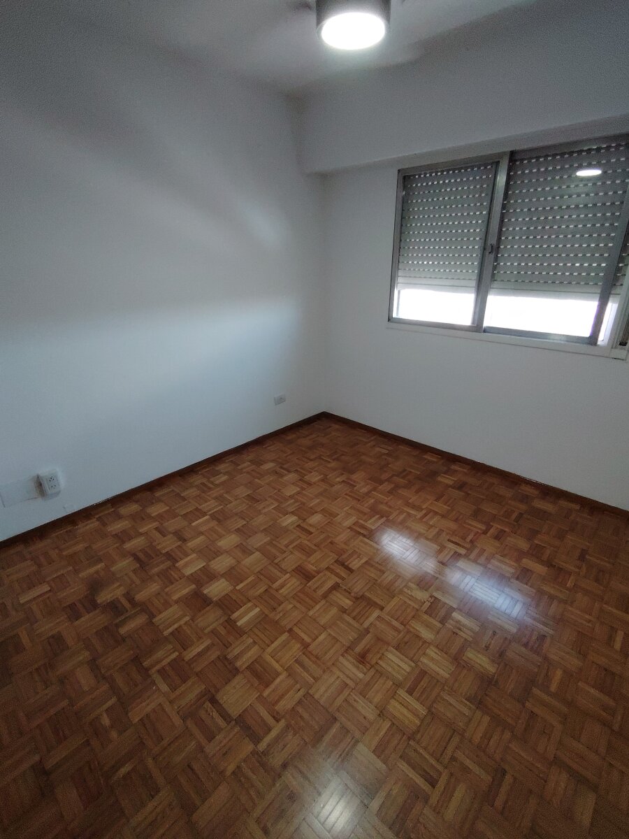 AV. PELLEGRINI 1456 PISO 10 DTO. 08 - 30