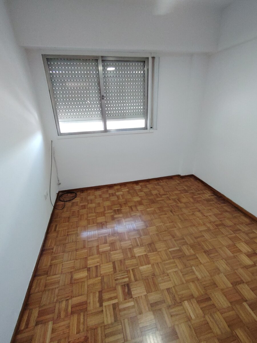 AV. PELLEGRINI 1456 PISO 10 DTO. 08 - 33