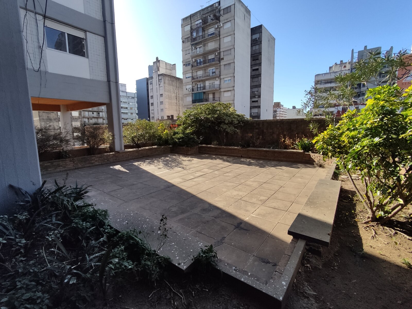 AV. PELLEGRINI 1456 PISO 10 DTO. 08 - 21