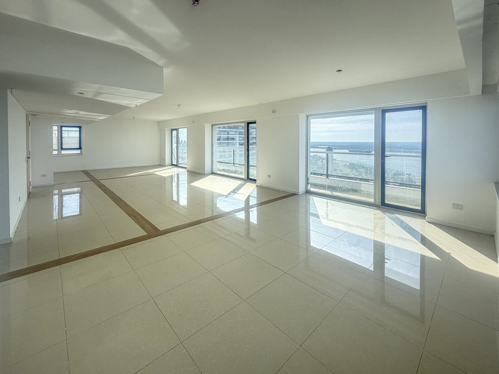 VENTA DEPTO 4 DORMITORIOS CON COCHERA -VISTA AL RÍO- AQUALINA - 23