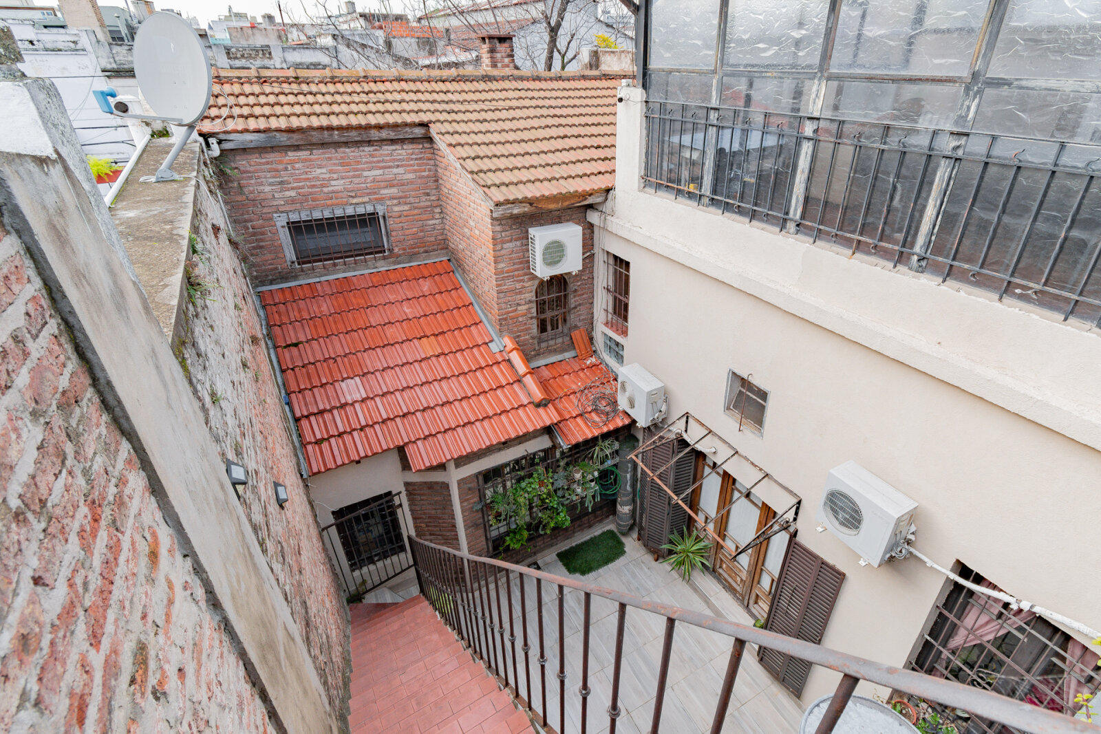 Casa en venta en Boedo. Lote propio. 4 ambientes más estudio. Quincho y terraza. Mucha luz - 17