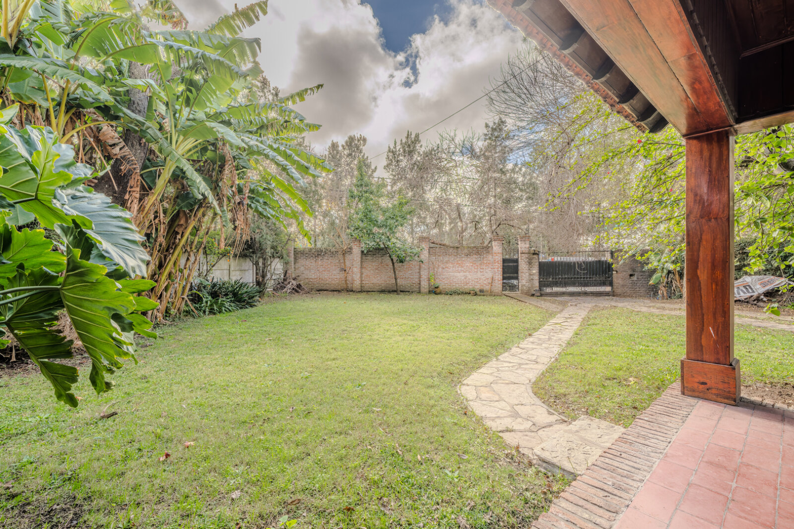 VENTA Casa con gran parque y pileta en Boulogne SAN ISIDRO - 5