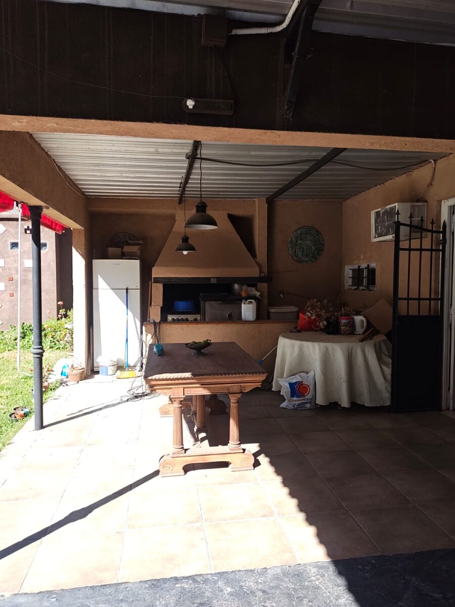 Casa con Suite, Oficina y Gran Terreno en Zona Norte | 589 m² | USD 130.000 - 6