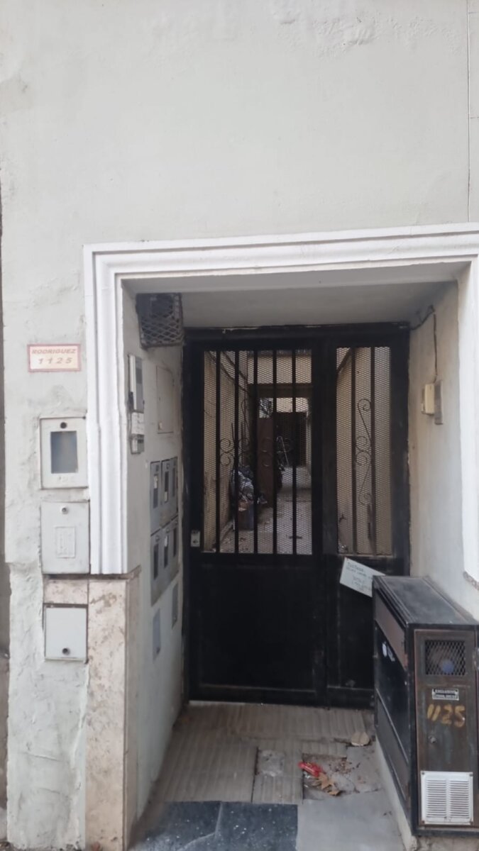 Venta departamento de pasillo 2 dormitorios- Zona Lourdes - 4