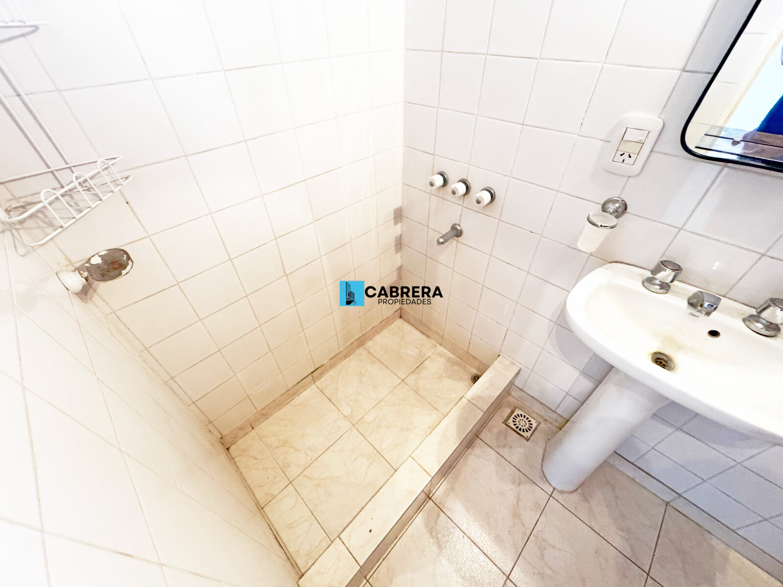 CASA EN VENTA 2 AMB Y DEPTO 2 AMB EN GENERAKL RODRIGUEZ - 24