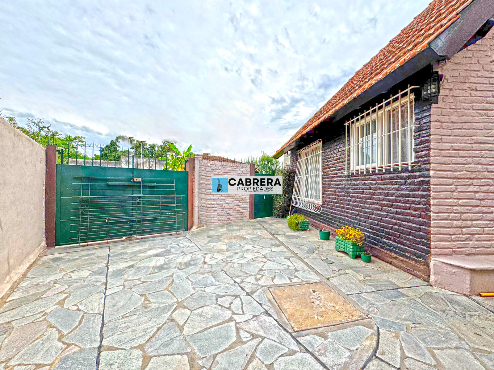 CASA EN VENTA 2 AMB Y DEPTO 2 AMB EN GENERAKL RODRIGUEZ - 30