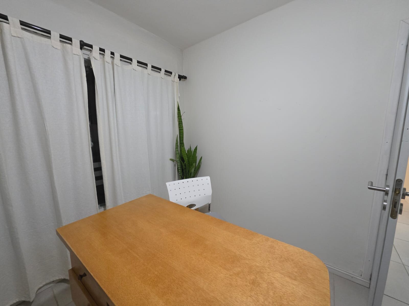 ALQUILER DE CONSULTORIO PROFESIIONAL EN CENTRO MÉDICO ACTIVO – ESQUEL - 7