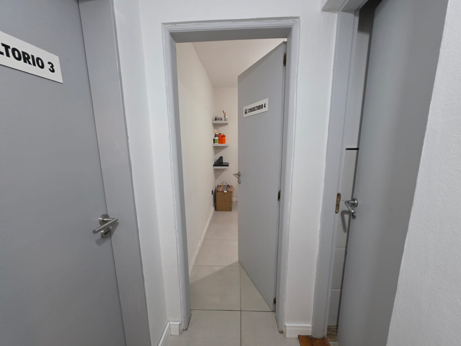ALQUILER DE CONSULTORIO PROFESIIONAL EN CENTRO MÉDICO ACTIVO – ESQUEL - 4
