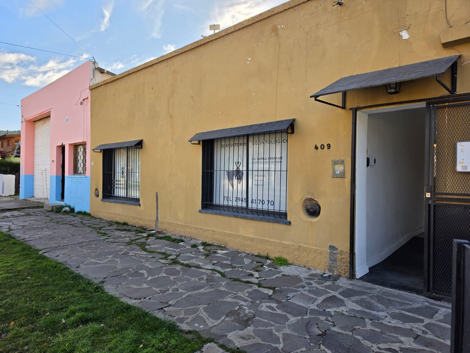 ALQUILER DE CONSULTORIO PROFESIIONAL EN CENTRO MÉDICO ACTIVO – ESQUEL - 2